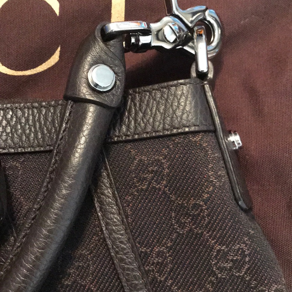 Authentic Gucci Purse - Picture 5 of 14
